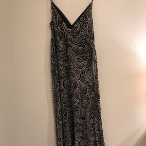 Women’s Size 8 Talbots V Neck Dress